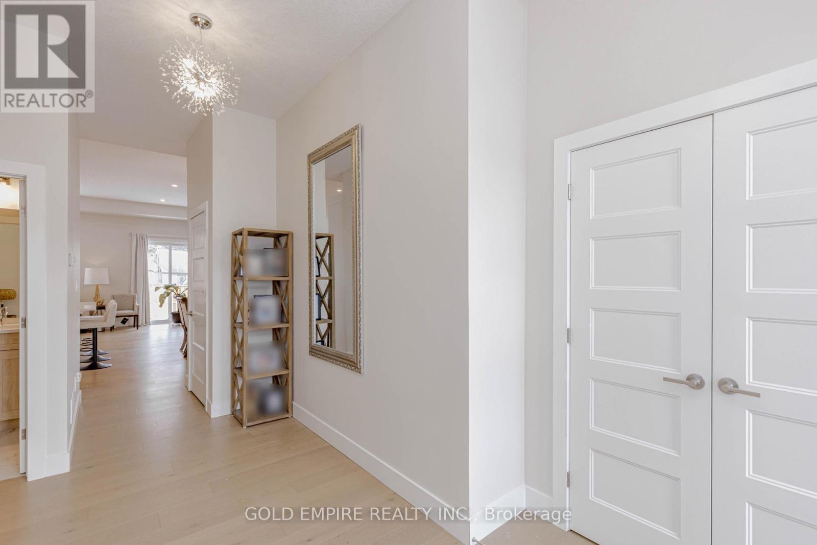 18 - 7966 Fallon Drive, Lucan Biddulph, Ontario  N0M 1V0 - Photo 9 - X13013620