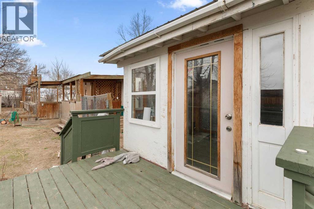 109, 4000 13 Avenue Se, Medicine Hat, Alberta  T1B 1J3 - Photo 2 - A2302938