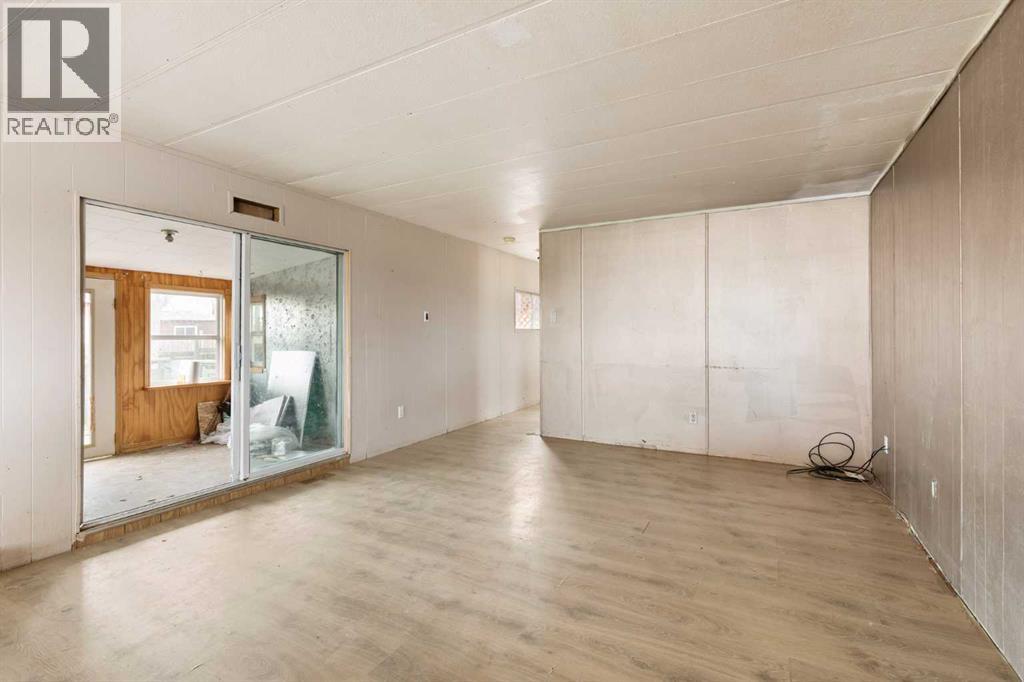 109, 4000 13 Avenue Se, Medicine Hat, Alberta  T1B 1J3 - Photo 5 - A2302938