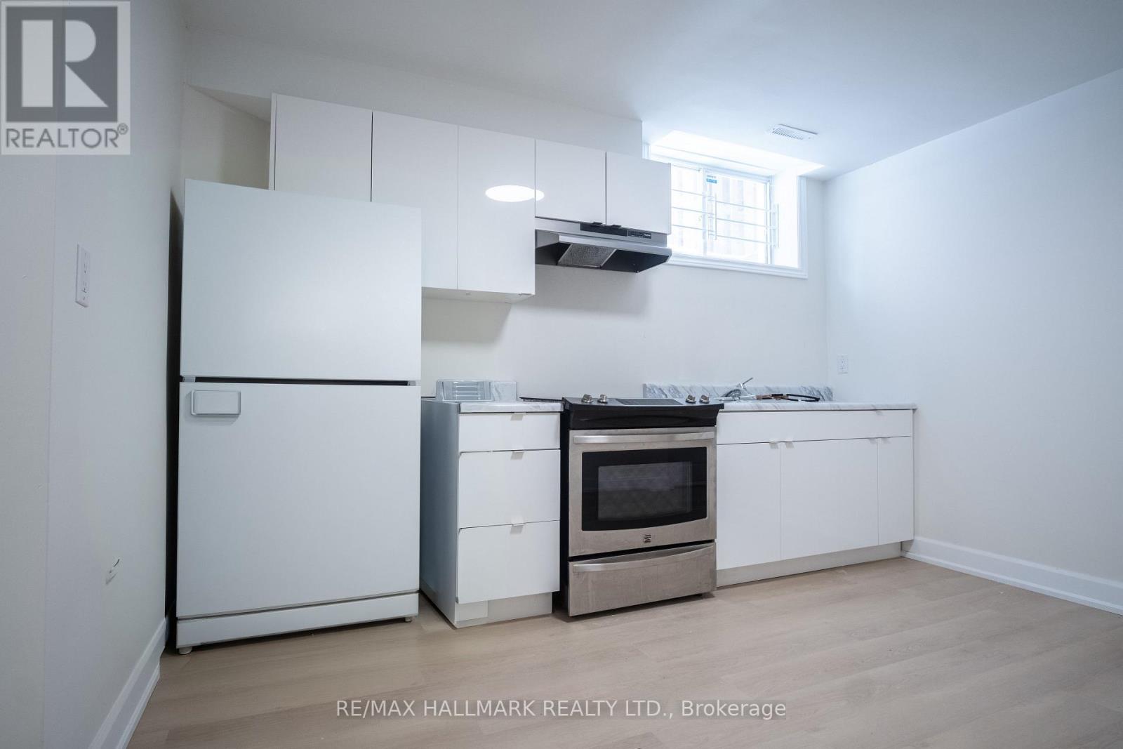 Basement 1 - 118 Fairholme Avenue, Toronto, Ontario  M6B 2W9 - Photo 3 - C13013558