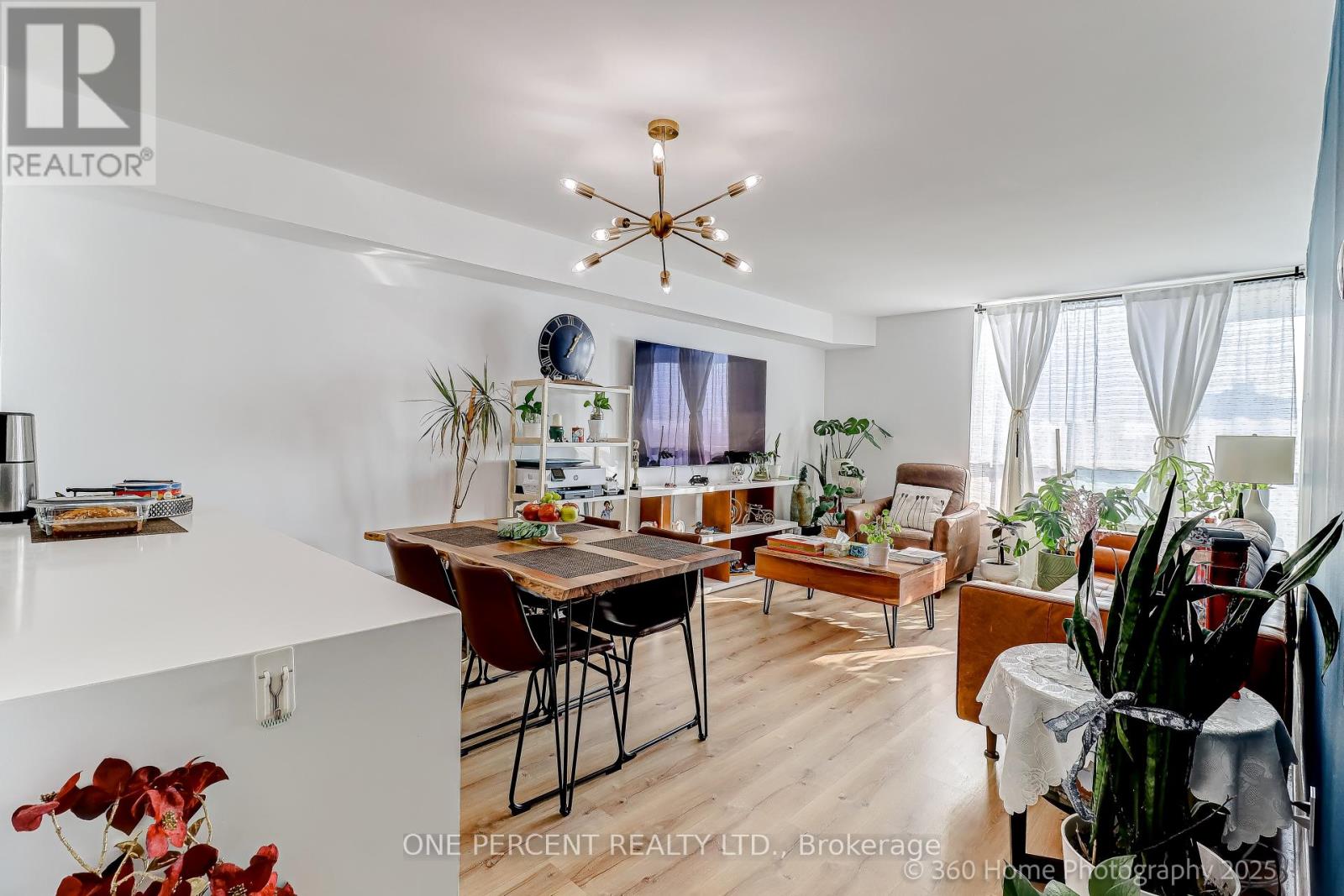 803 - 8 Covington Road, Toronto, Ontario  M6A 3E5 - Photo 3 - C13013580