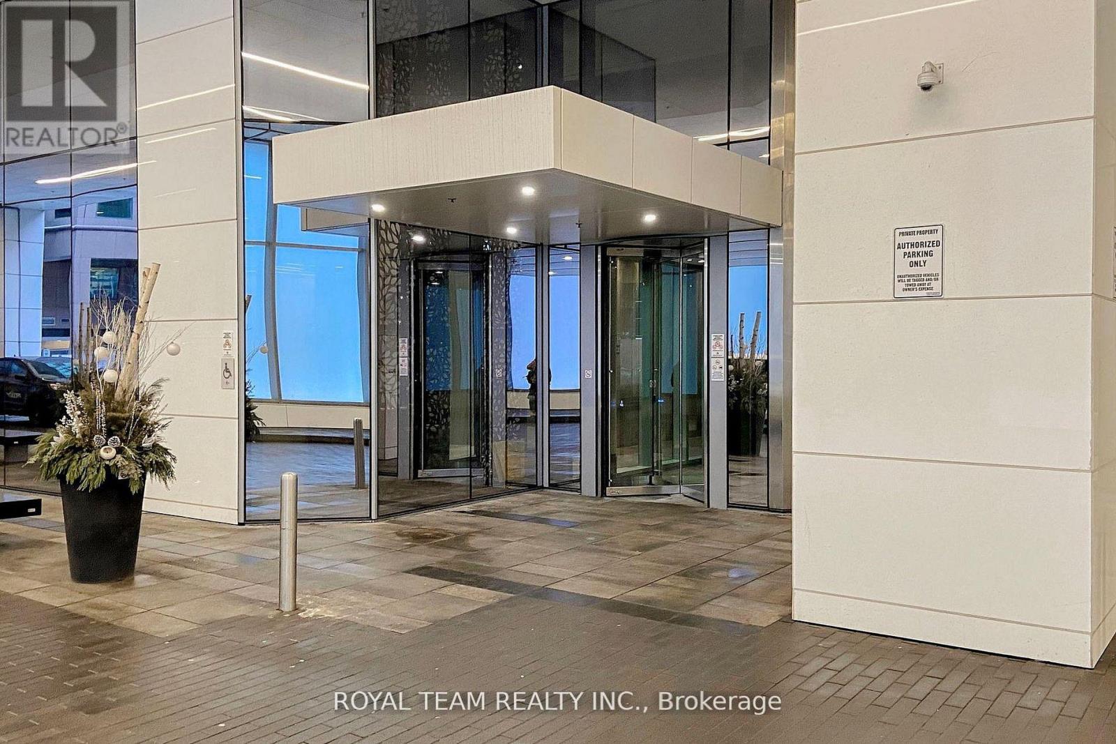 5703 - 88 Harbour Street, Toronto, Ontario  M5J 0C3 - Photo 14 - C13013646