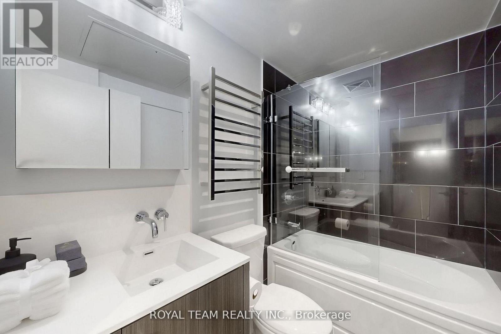 5703 - 88 Harbour Street, Toronto, Ontario  M5J 0C3 - Photo 24 - C13013646