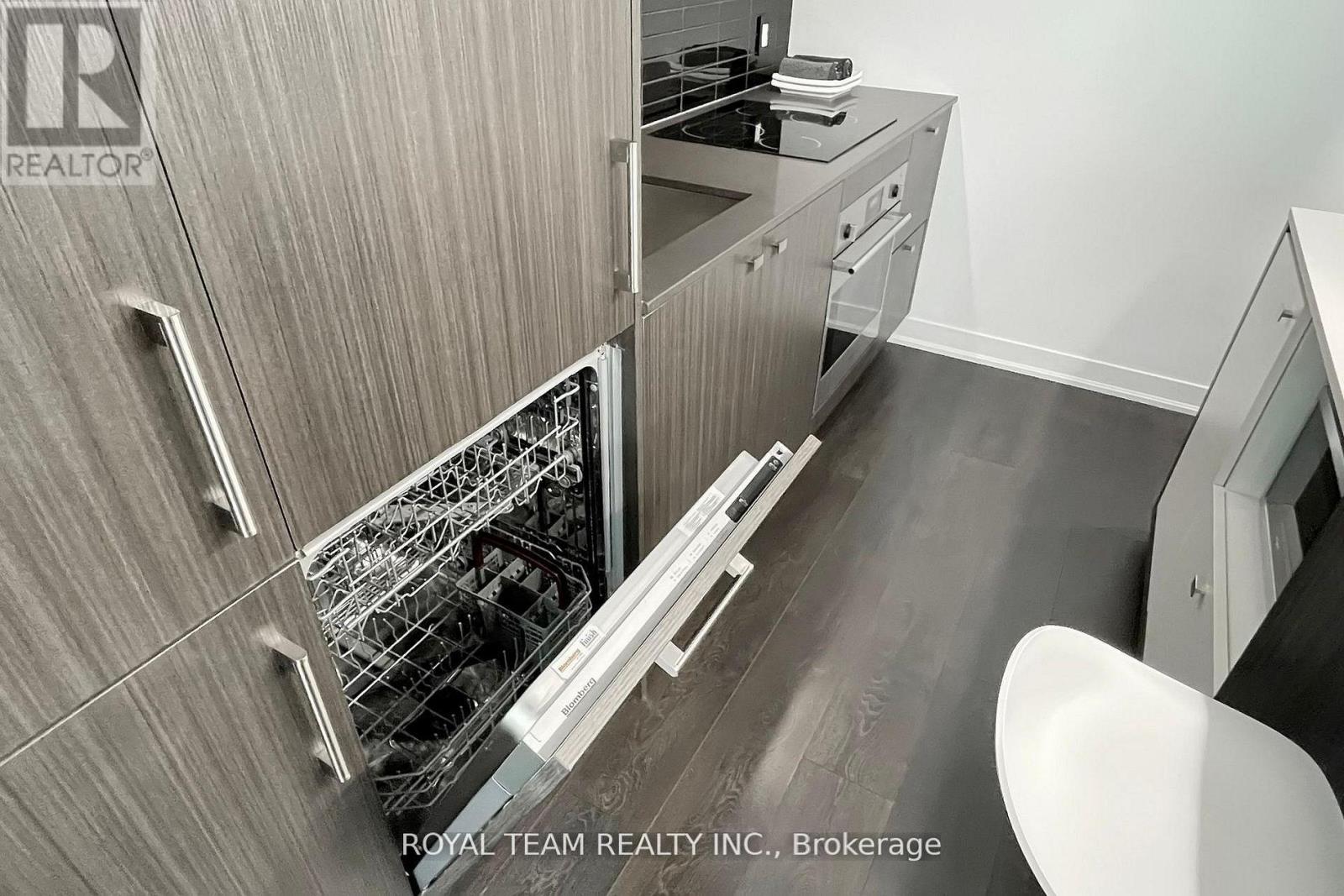 5703 - 88 Harbour Street, Toronto, Ontario  M5J 0C3 - Photo 32 - C13013646