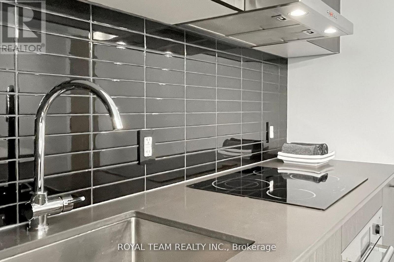 5703 - 88 Harbour Street, Toronto, Ontario  M5J 0C3 - Photo 33 - C13013646