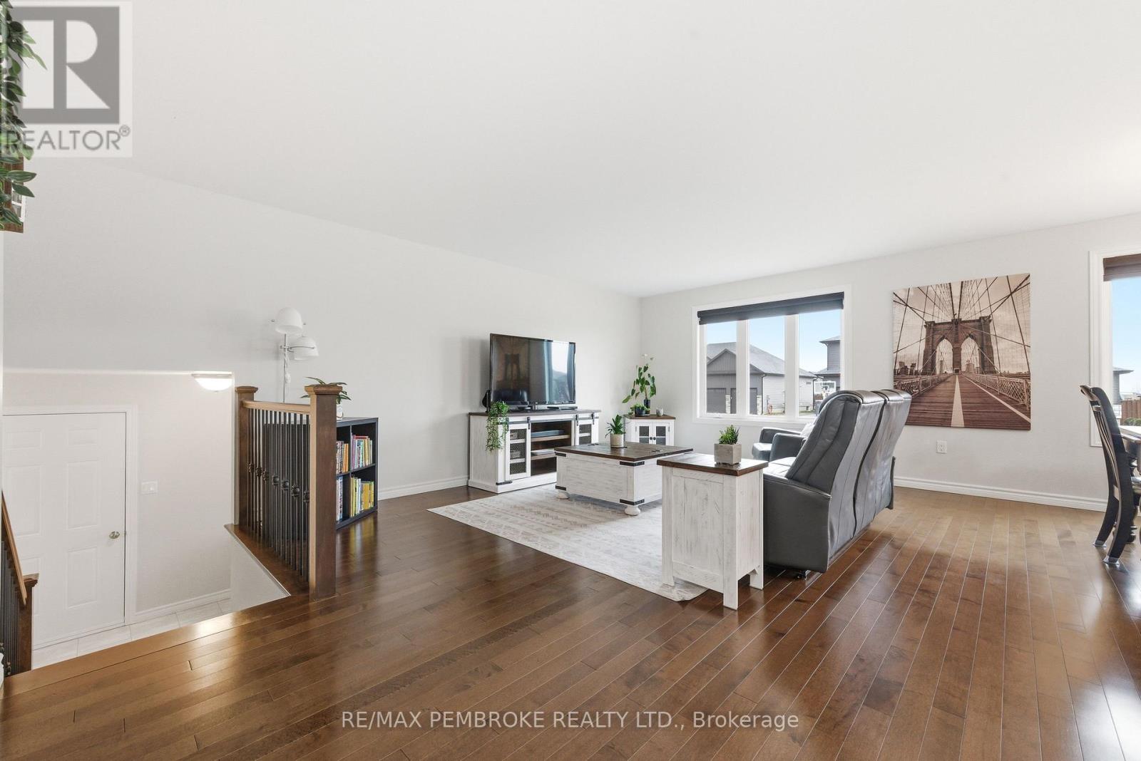 3 Nile Street, Petawawa, Ontario  K8H 0E8 - Photo 12 - X13013594