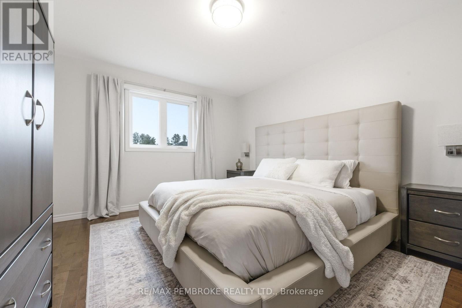 3 Nile Street, Petawawa, Ontario  K8H 0E8 - Photo 14 - X13013594