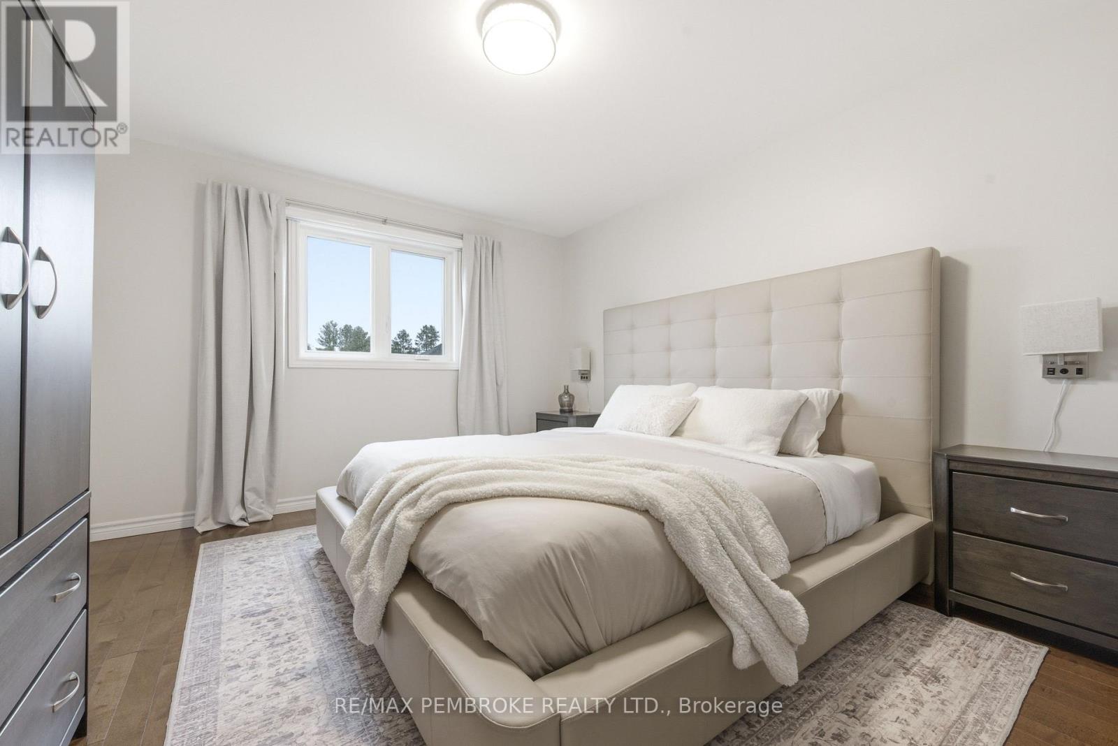 3 Nile Street, Petawawa, Ontario  K8H 0E8 - Photo 17 - X13013594