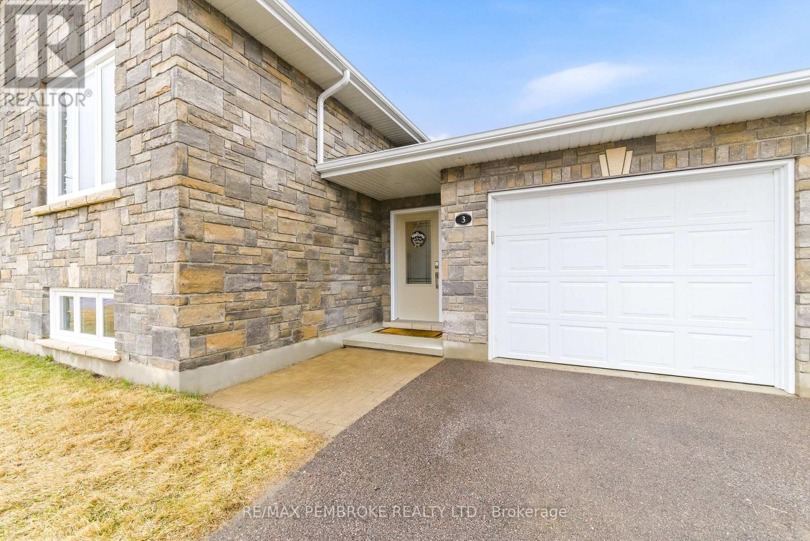 3 Nile Street, Petawawa, Ontario  K8H 0E8 - Photo 37 - X13013594