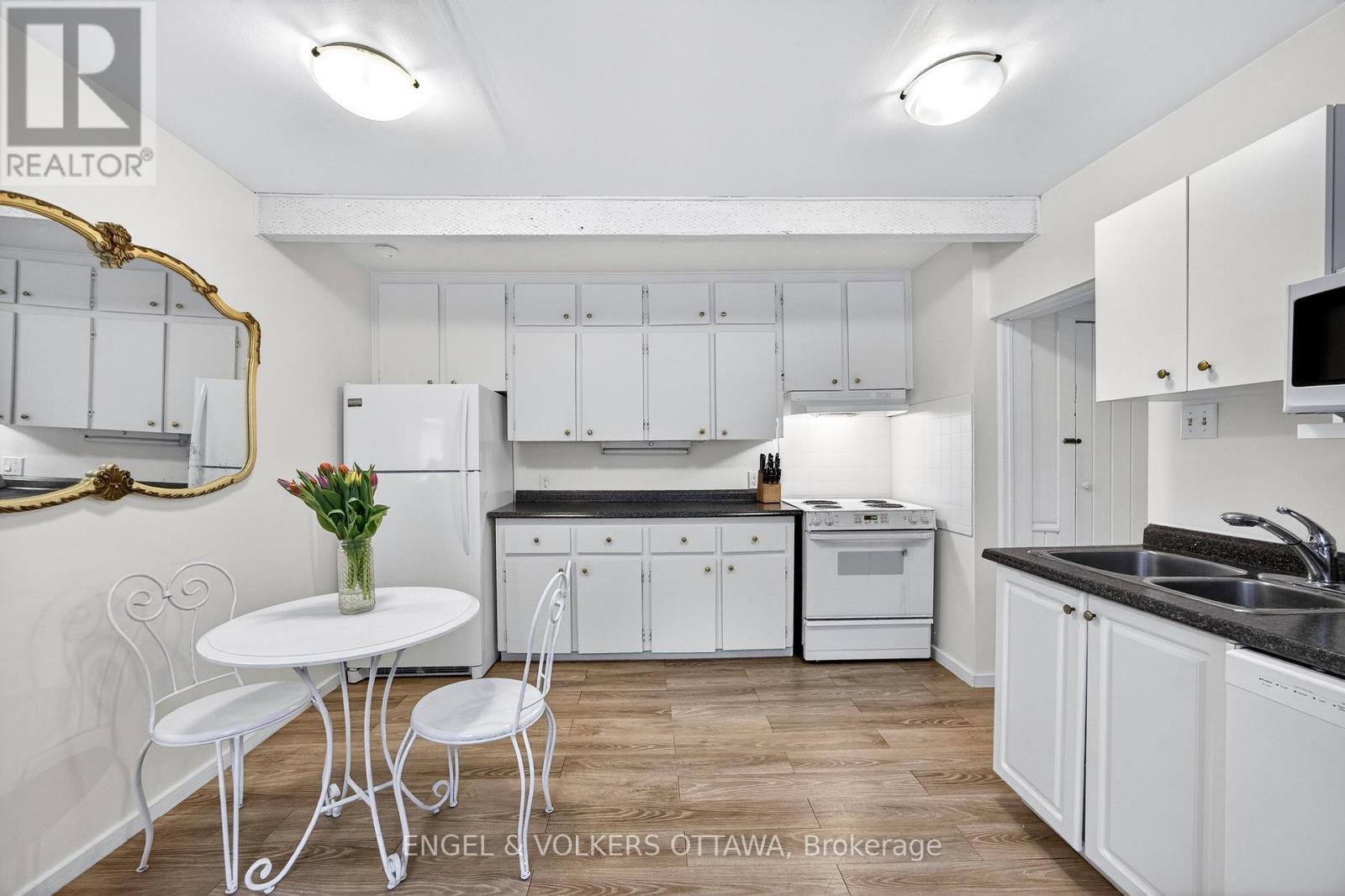 86 BruyÈre Street, Ottawa, Ontario  K1N 5C6 - Photo 19 - X13013718