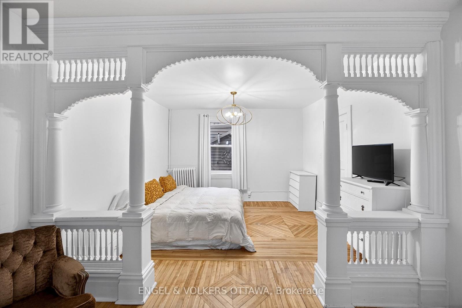 86 BruyÈre Street, Ottawa, Ontario  K1N 5C6 - Photo 9 - X13013718