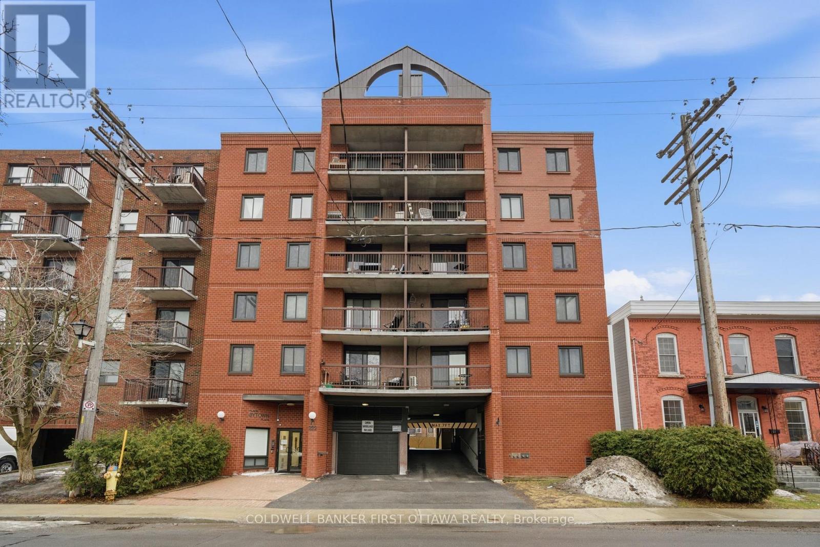 402 - 222 Guigues Avenue, Ottawa, Ontario  K1N 5J2 - Photo 2 - X13013816