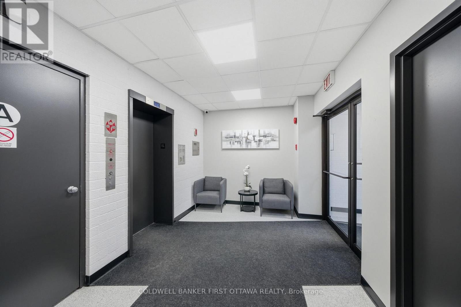 402 - 222 Guigues Avenue, Ottawa, Ontario  K1N 5J2 - Photo 4 - X13013816