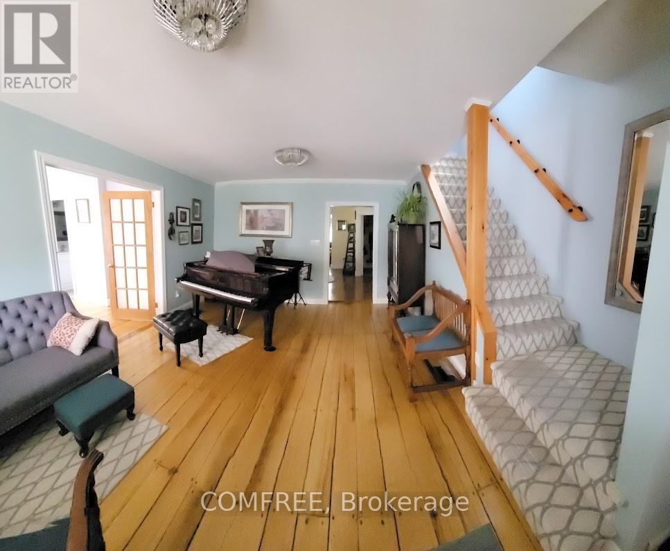 136 John Street, Gananoque, Ontario  K7G 1A5 - Photo 5 - X13013848