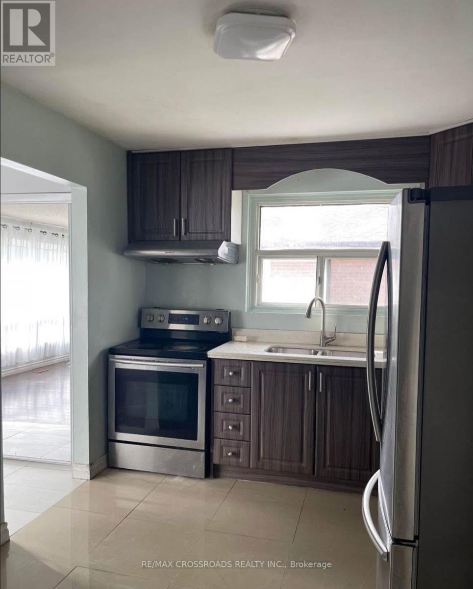 48 Gorsey Square, Toronto, Ontario  M1B 1A7 - Photo 4 - E13013710