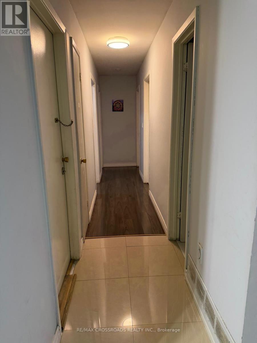 48 Gorsey Square, Toronto, Ontario  M1B 1A7 - Photo 5 - E13013710