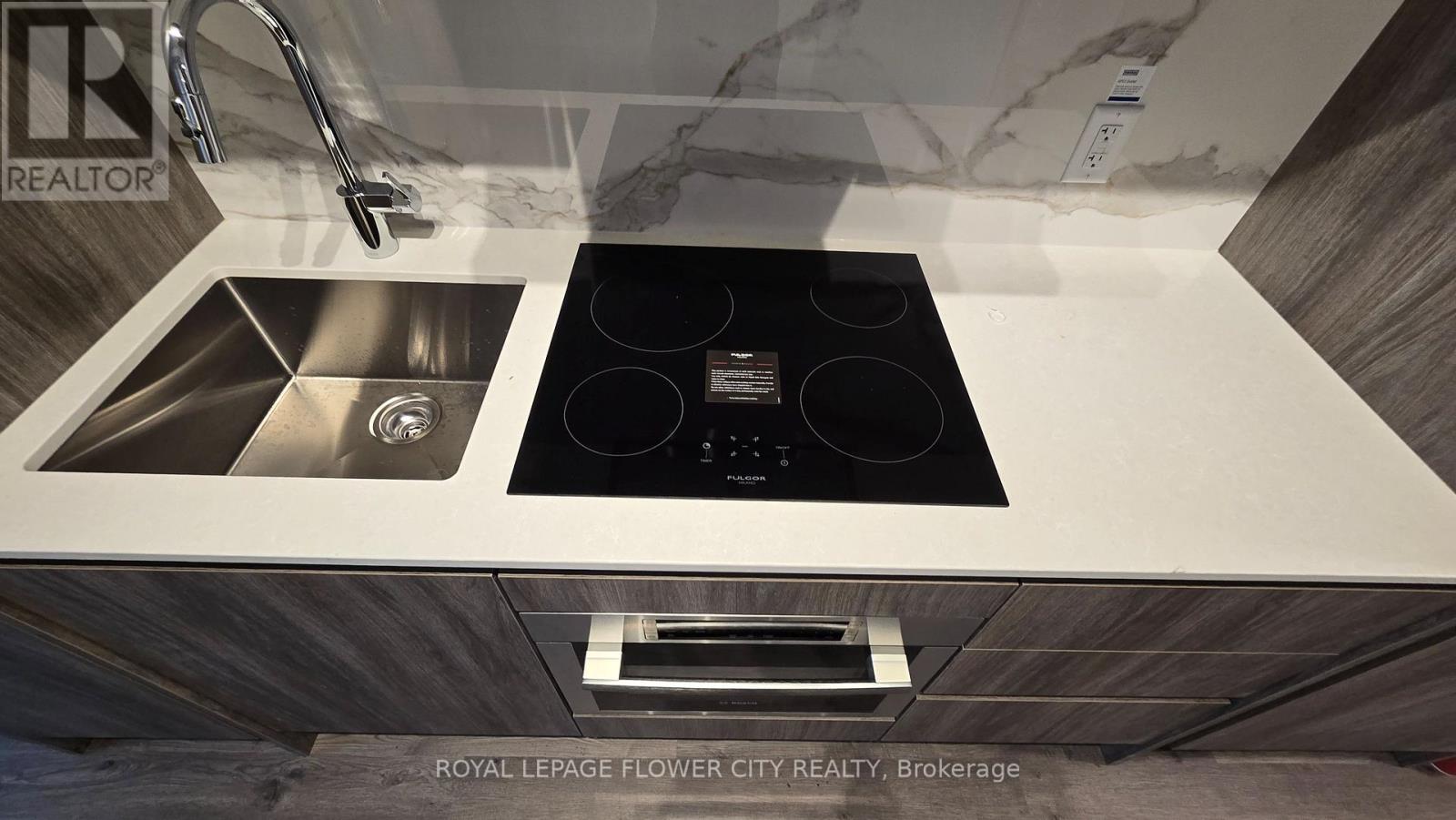 1915 - 180 Front Street E, Toronto, Ontario  M5A 0A9 - Photo 4 - C13003246