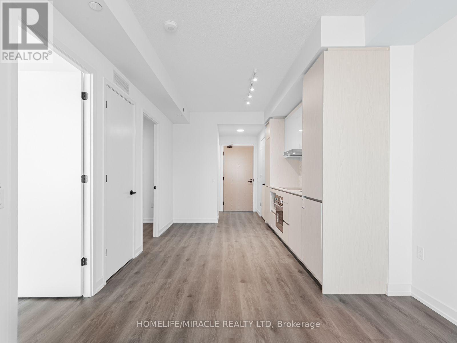 2009 - 28 Interchange Way, Vaughan, Ontario  L4K 0P8 - Photo 3 - N13013596