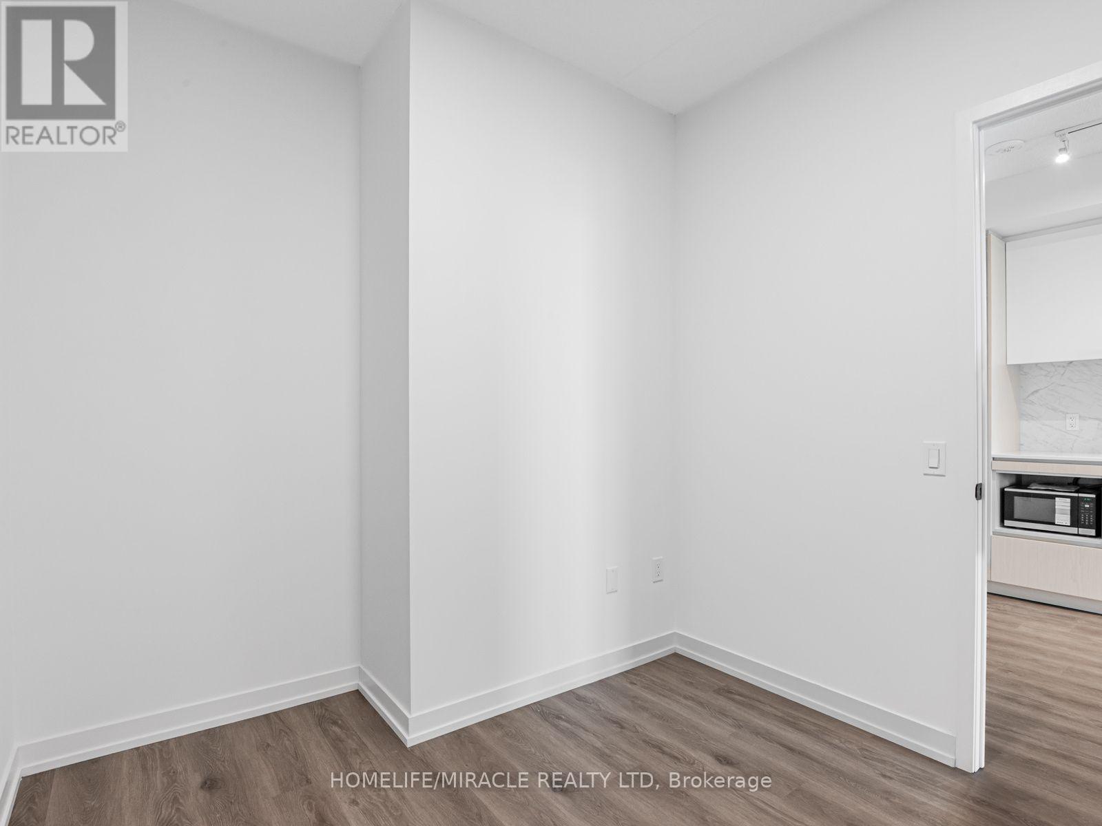 2009 - 28 Interchange Way, Vaughan, Ontario  L4K 0P8 - Photo 5 - N13013596