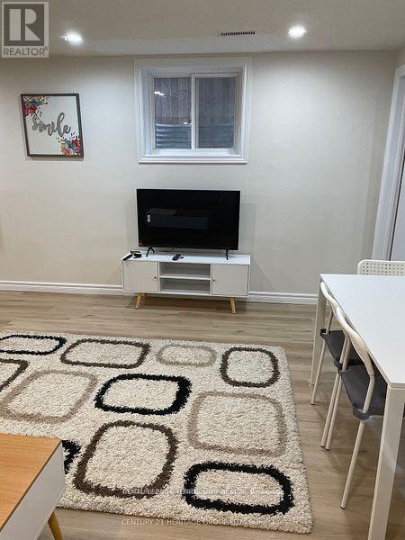 Basement Unit #2 - 37 Crystal Drive N, Richmond Hill, Ontario  L4C 7Y5 - Photo 6 - N13013688