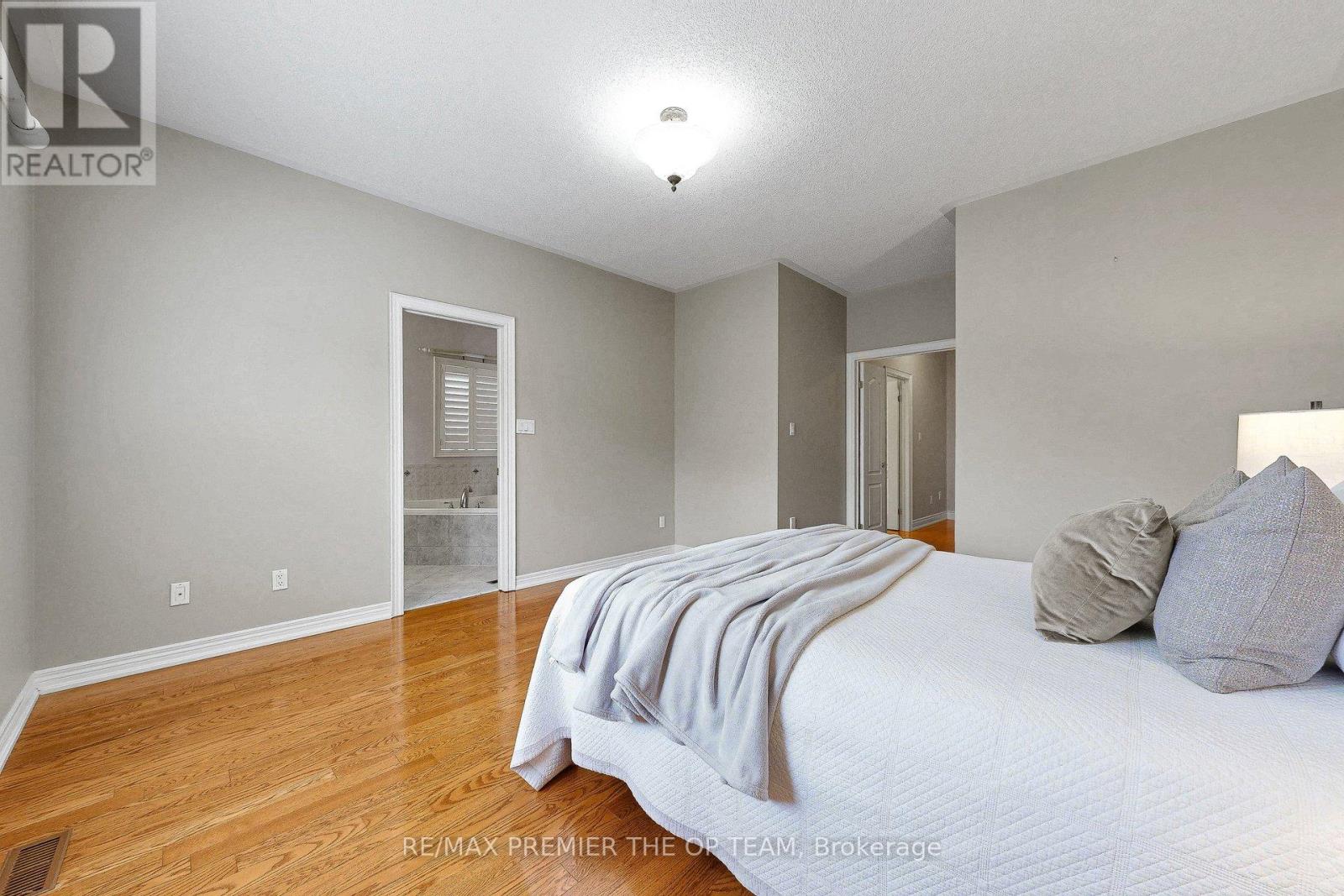 165 Novaview Crescent, Vaughan, Ontario  L4L 9L8 - Photo 31 - N13013748