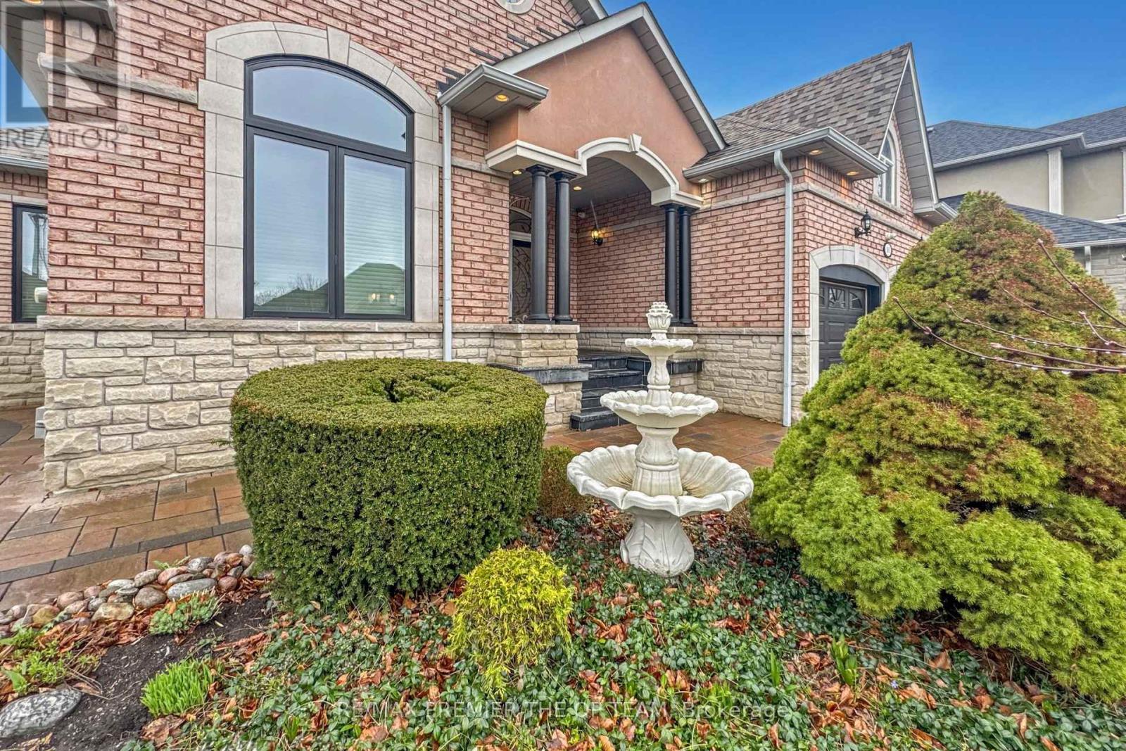 165 Novaview Crescent, Vaughan, Ontario  L4L 9L8 - Photo 5 - N13013748