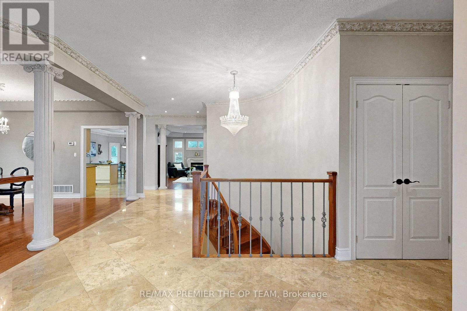 165 Novaview Crescent, Vaughan, Ontario  L4L 9L8 - Photo 9 - N13013748