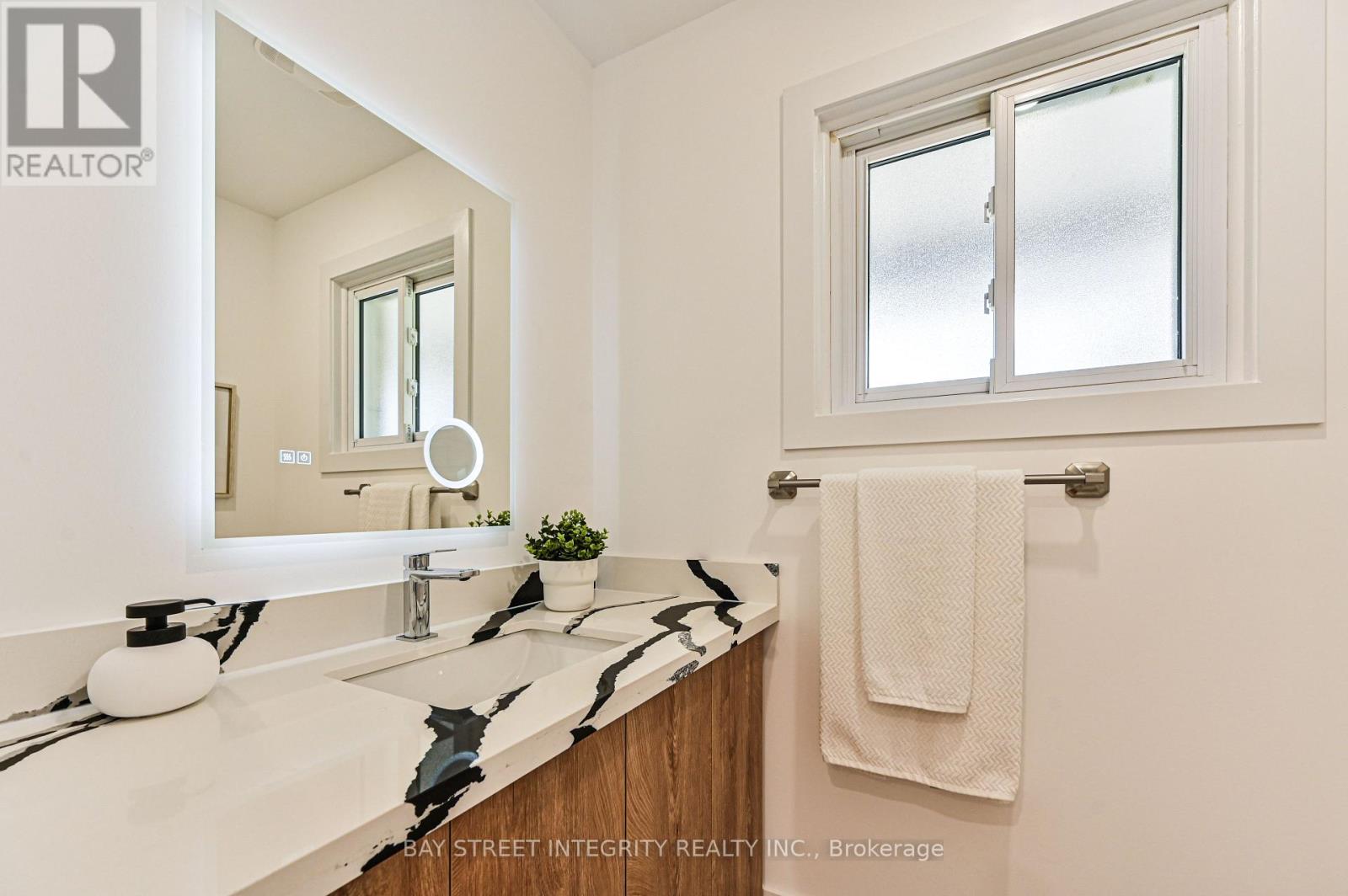 133 Coons Road, Richmond Hill, Ontario  L4E 2M9 - Photo 19 - N13013846