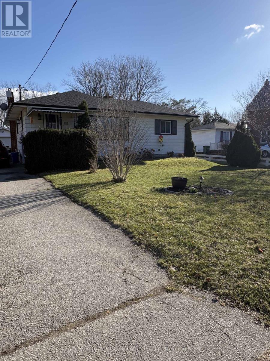 102 Steele Street, St. Thomas, Ontario  N5R 2Y5 - Photo 3 - X12825930