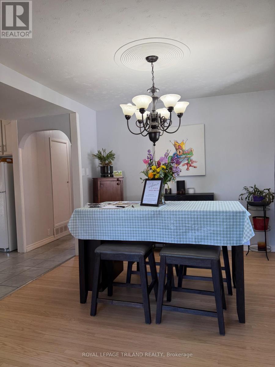 102 Steele Street, St. Thomas, Ontario  N5R 2Y5 - Photo 7 - X12825930