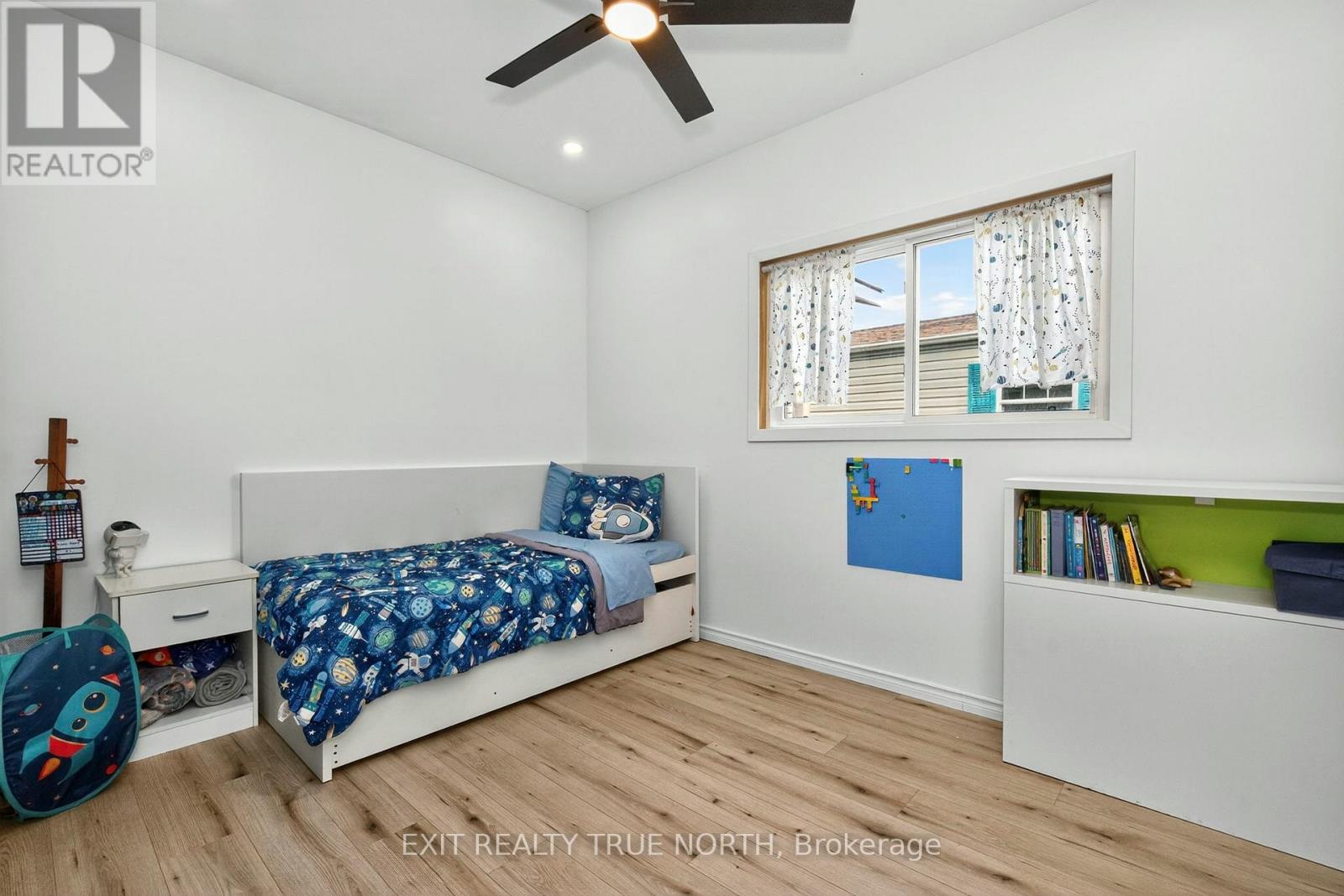 19 Vic's Road, Midland, Ontario  L4R 0B9 - Photo 12 - S13013734