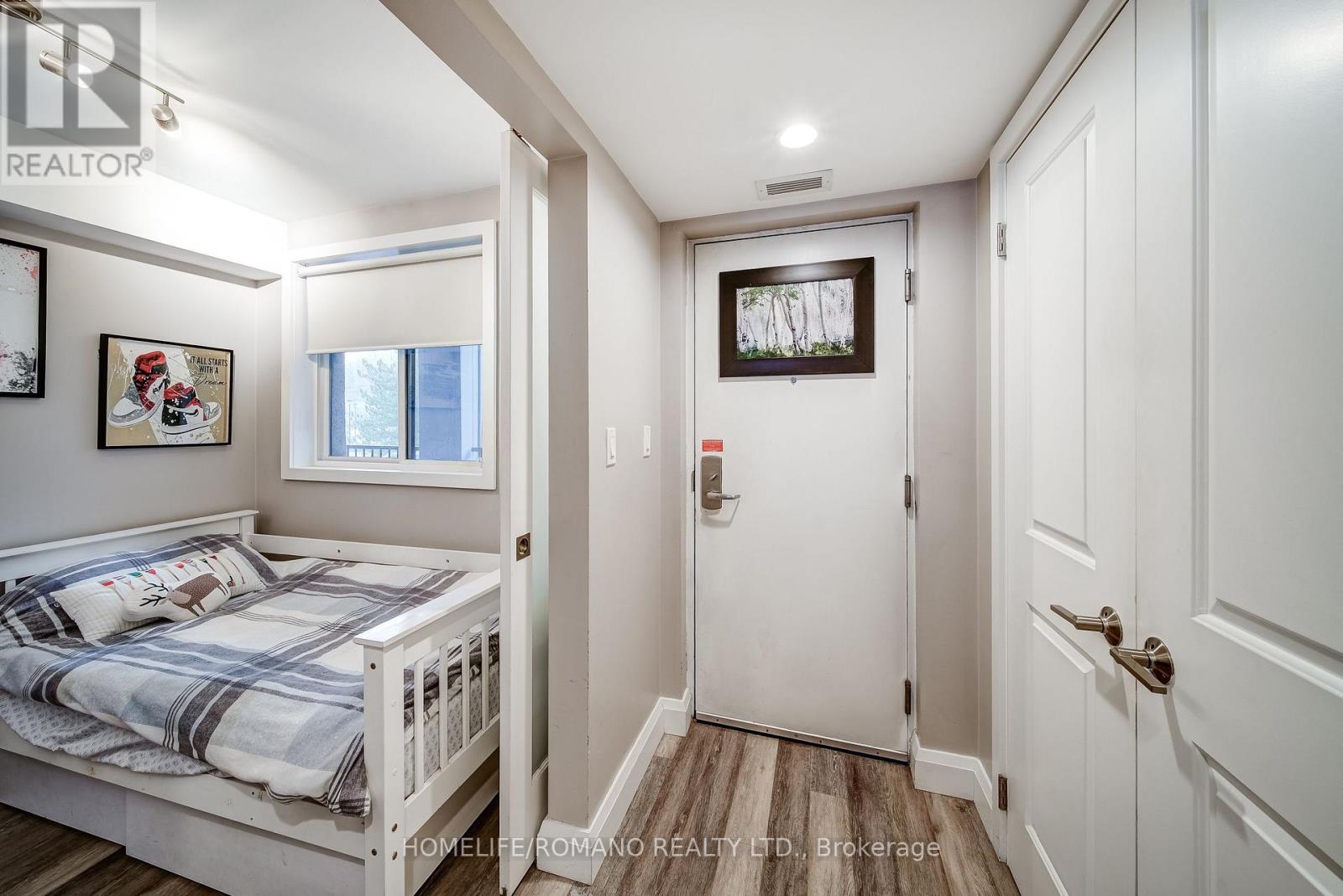 305 - 80 Horseshoe Boulevard, Oro-Medonte, Ontario  L4M 4Y8 - Photo 5 - S13013784