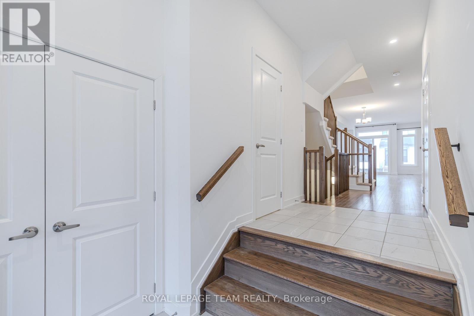 867 Anciano Crescent, Ottawa, Ontario  K2S 2R8 - Photo 5 - X12912326