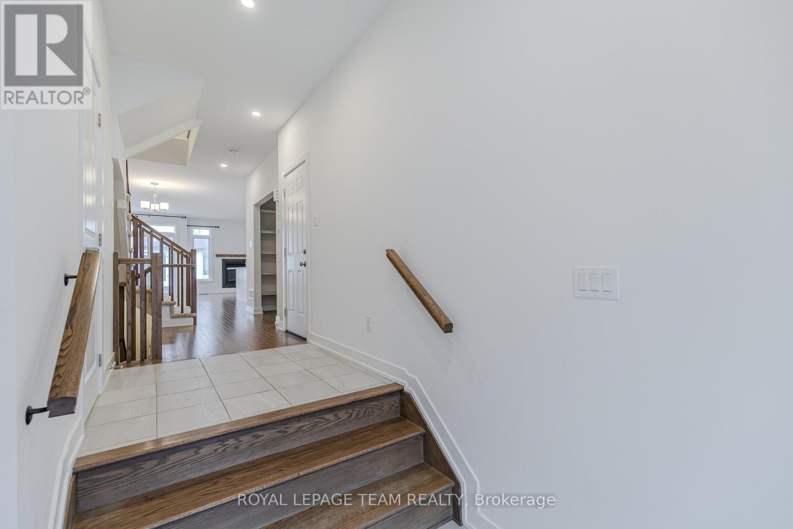 867 Anciano Crescent, Ottawa, Ontario  K2S 2R8 - Photo 6 - X12912326