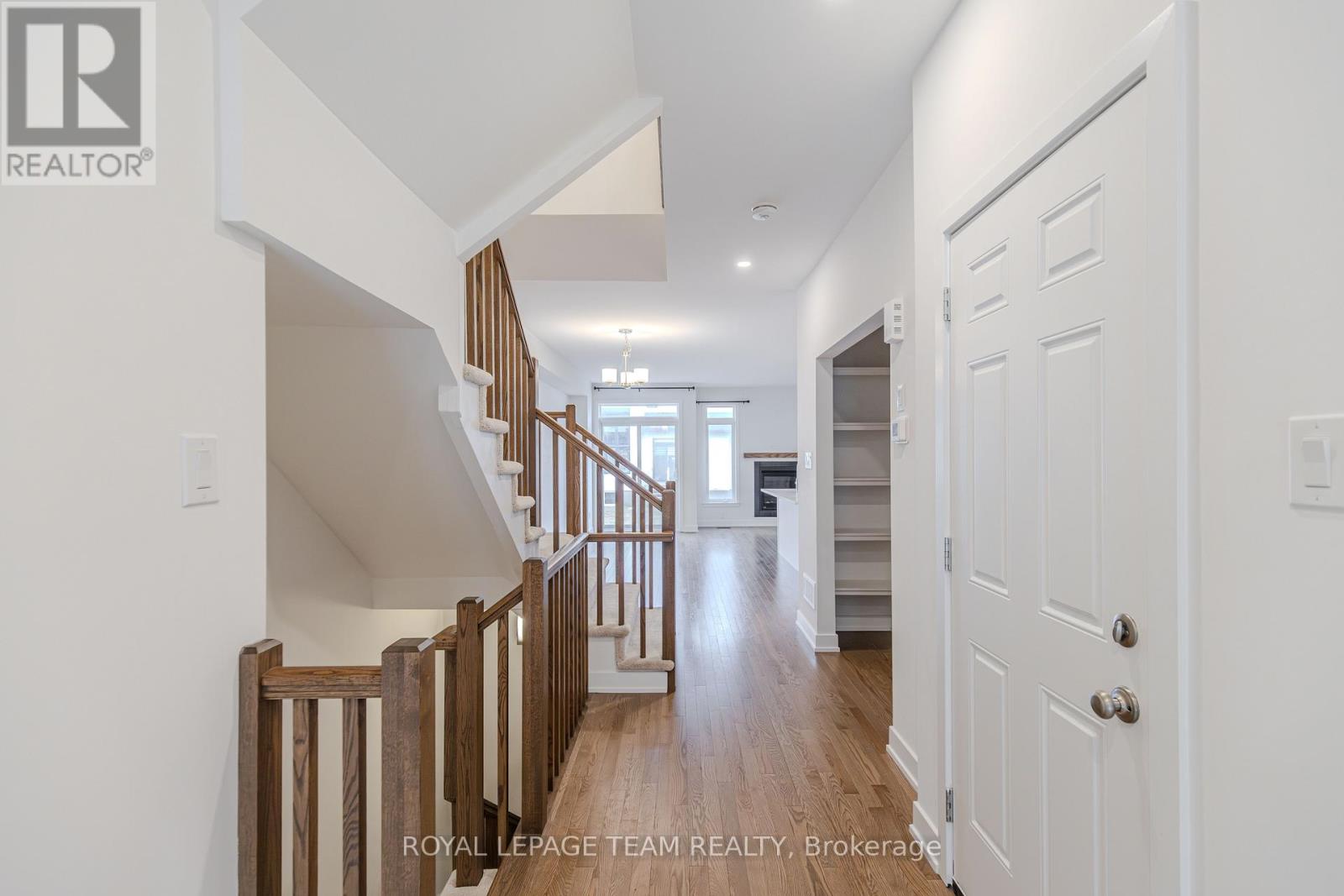 867 Anciano Crescent, Ottawa, Ontario  K2S 2R8 - Photo 8 - X12912326