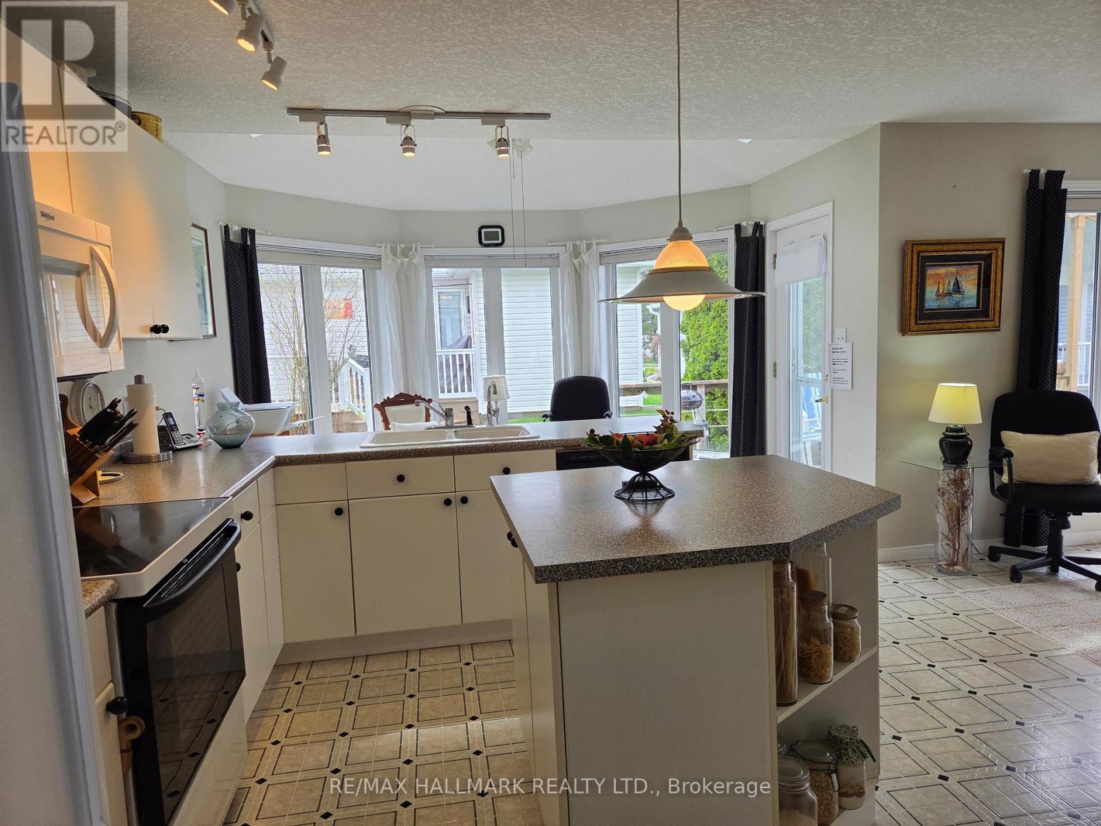 8 Greenfield Place, Wilmot, Ontario  N3A 2G6 - Photo 11 - X13012316