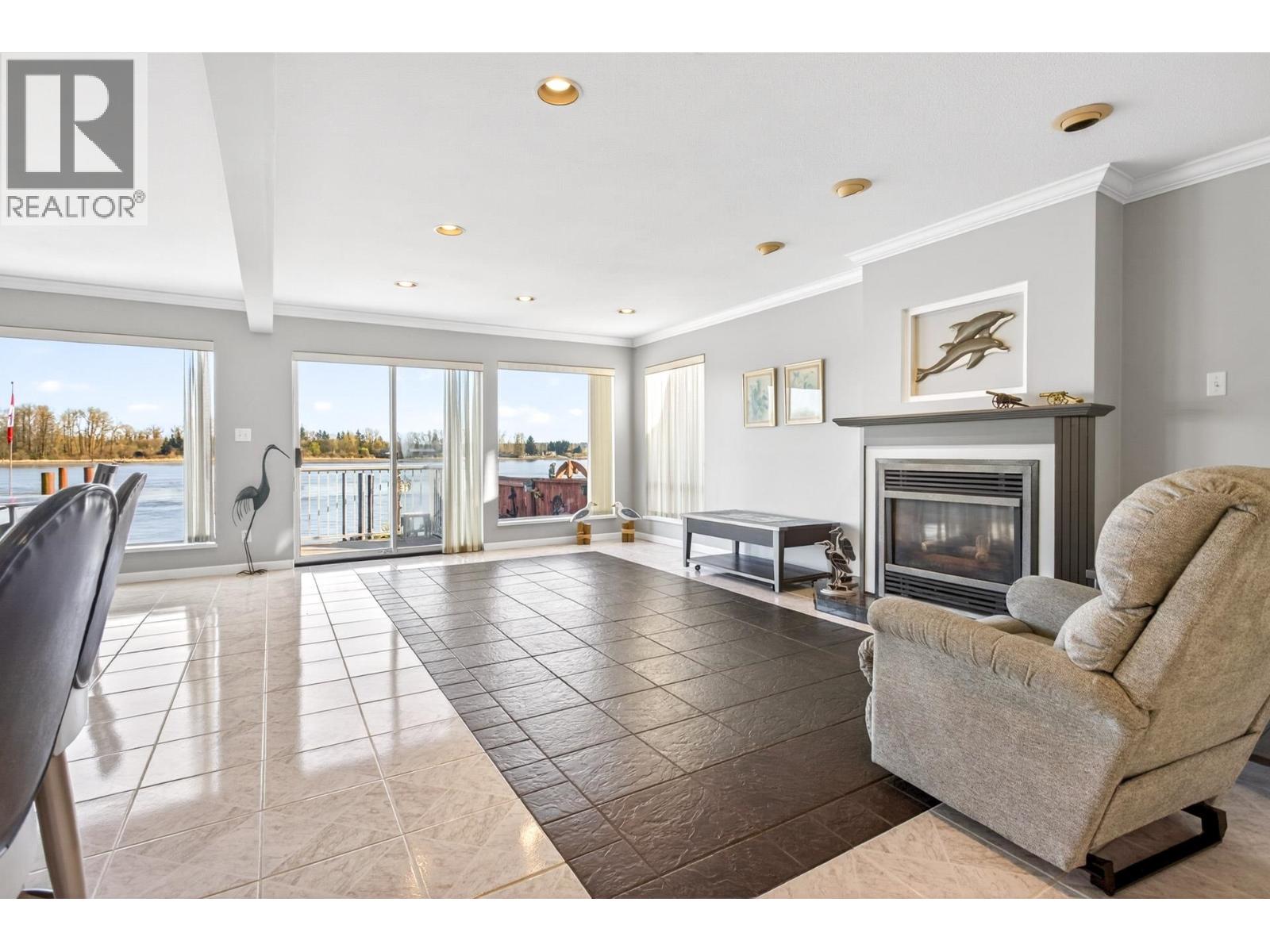 20346 Wharf Street, Maple Ridge, British Columbia  V2X 1Z3 - Photo 9 - R3110255