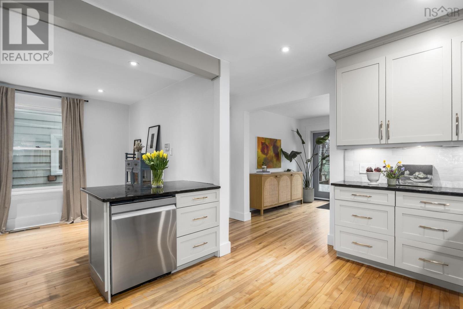 2582 Elm Street, Halifax, Nova Scotia  B3L 2Y4 - Photo 15 - 202606395