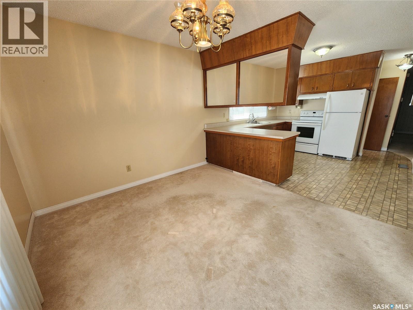 503 1st Avenue E, Lampman, Saskatchewan  S0C 1N0 - Photo 14 - SK033112