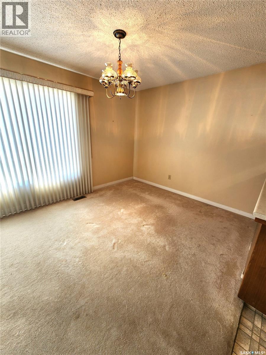 503 1st Avenue E, Lampman, Saskatchewan  S0C 1N0 - Photo 15 - SK033112