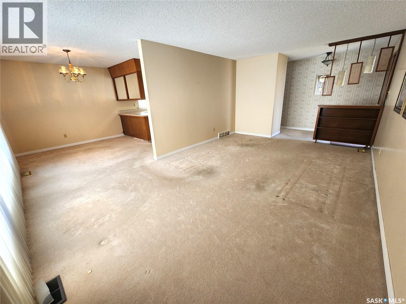 503 1st Avenue E, Lampman, Saskatchewan  S0C 1N0 - Photo 16 - SK033112