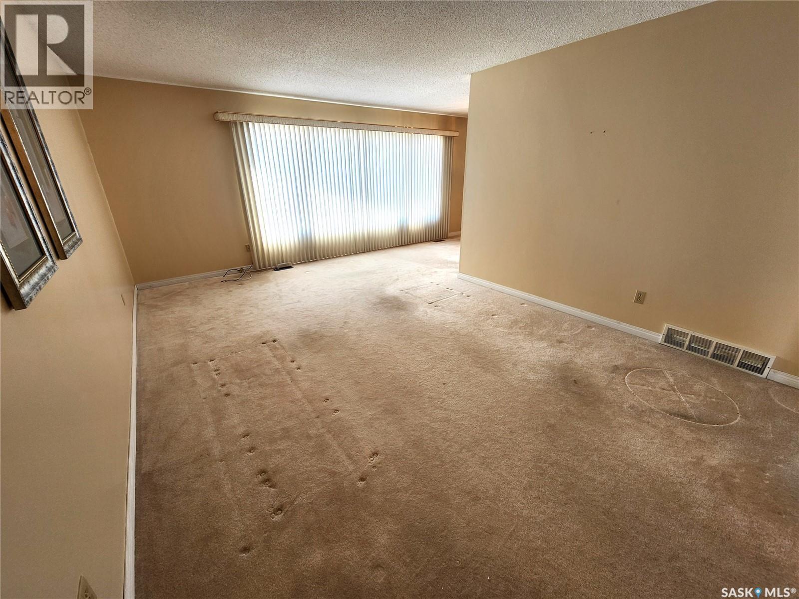 503 1st Avenue E, Lampman, Saskatchewan  S0C 1N0 - Photo 19 - SK033112