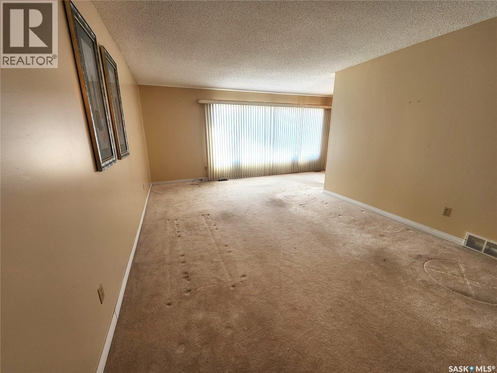 503 1st Avenue E, Lampman, Saskatchewan  S0C 1N0 - Photo 20 - SK033112