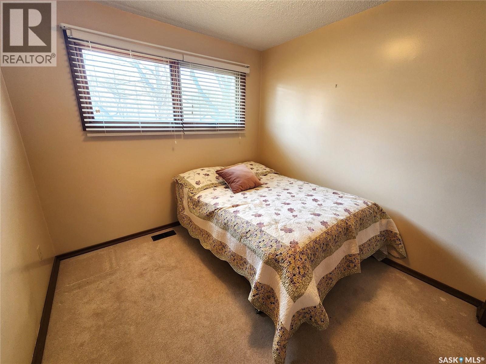 503 1st Avenue E, Lampman, Saskatchewan  S0C 1N0 - Photo 23 - SK033112