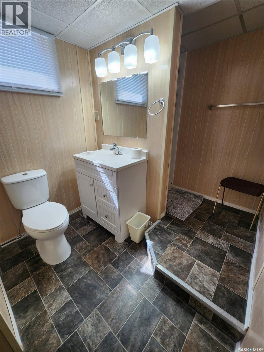 503 1st Avenue E, Lampman, Saskatchewan  S0C 1N0 - Photo 38 - SK033112