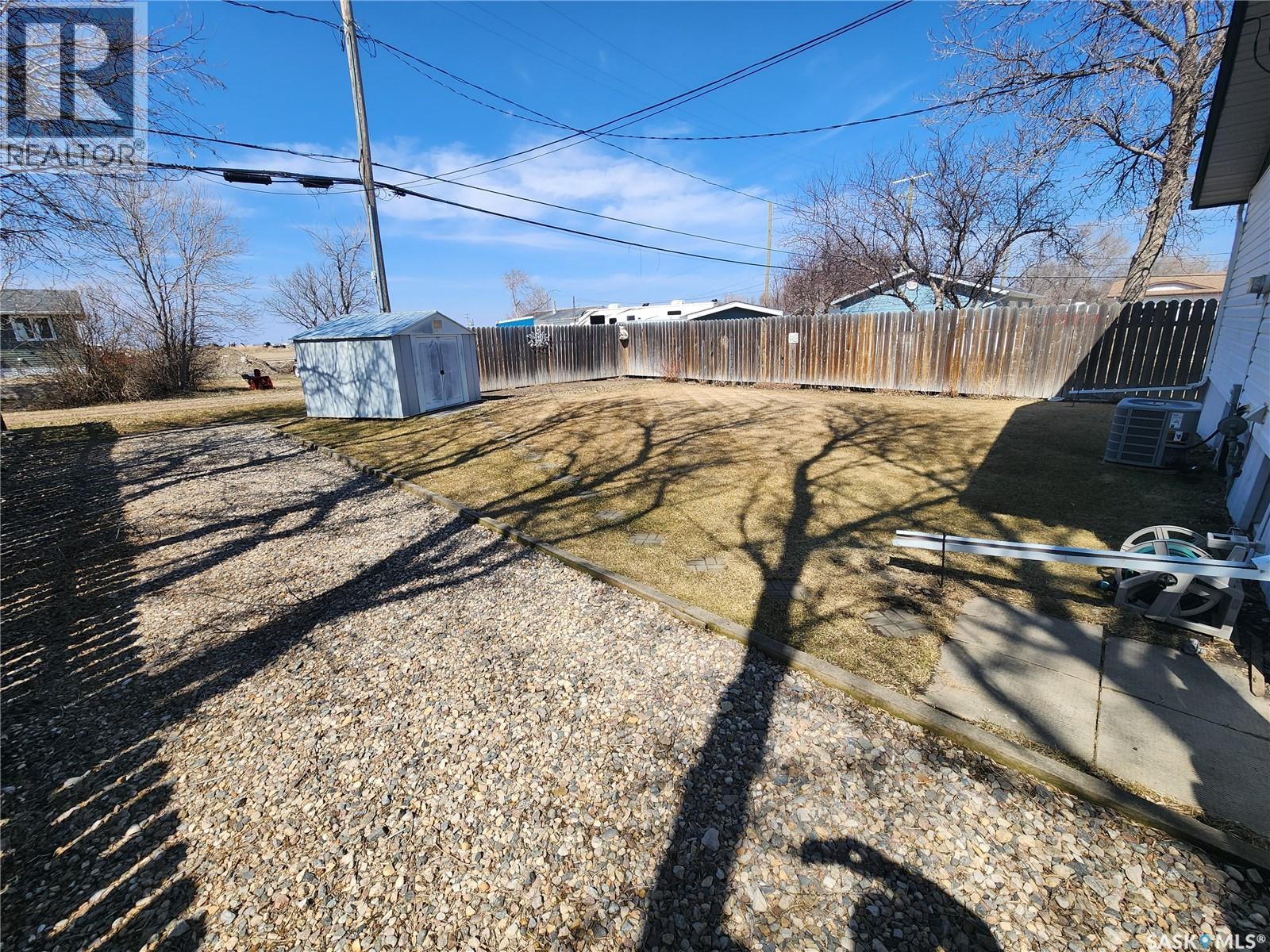 503 1st Avenue E, Lampman, Saskatchewan  S0C 1N0 - Photo 40 - SK033112