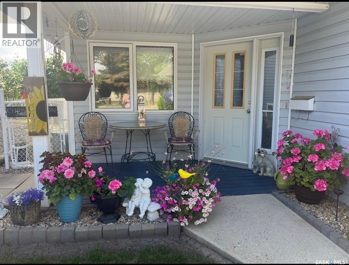 2011 A 96th Street, Tisdale, Saskatchewan  S0E 1T0 - Photo 1 - SK033094