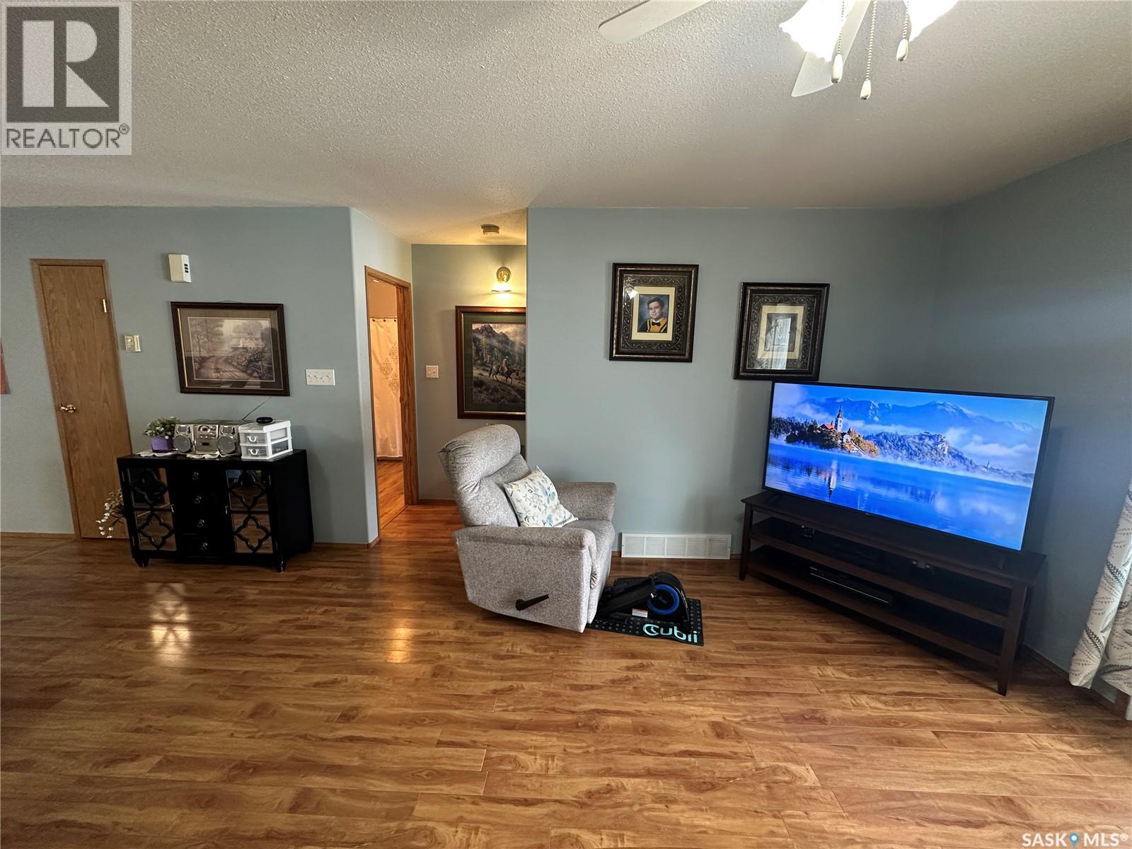 2011 A 96th Street, Tisdale, Saskatchewan  S0E 1T0 - Photo 11 - SK033094