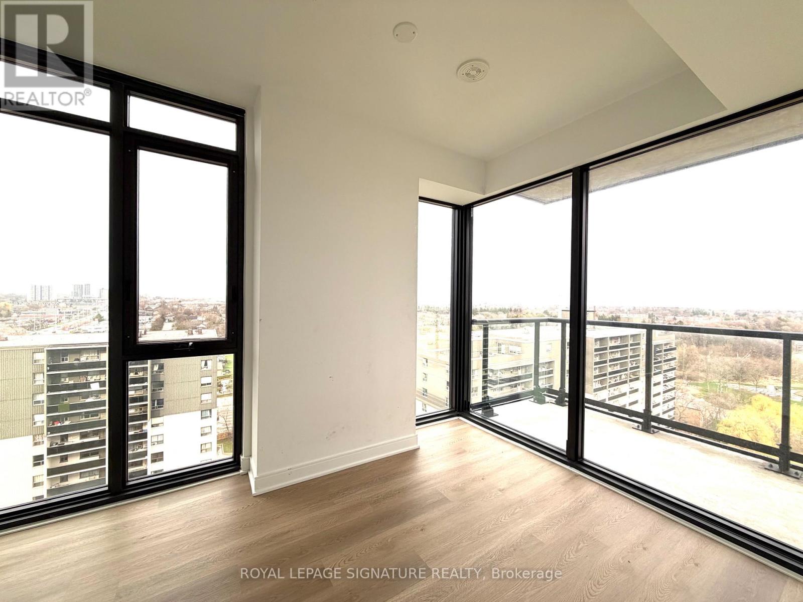 1314 - 86 Dundas Street E, Mississauga, Ontario  L5A 0B1 - Photo 2 - W13013548