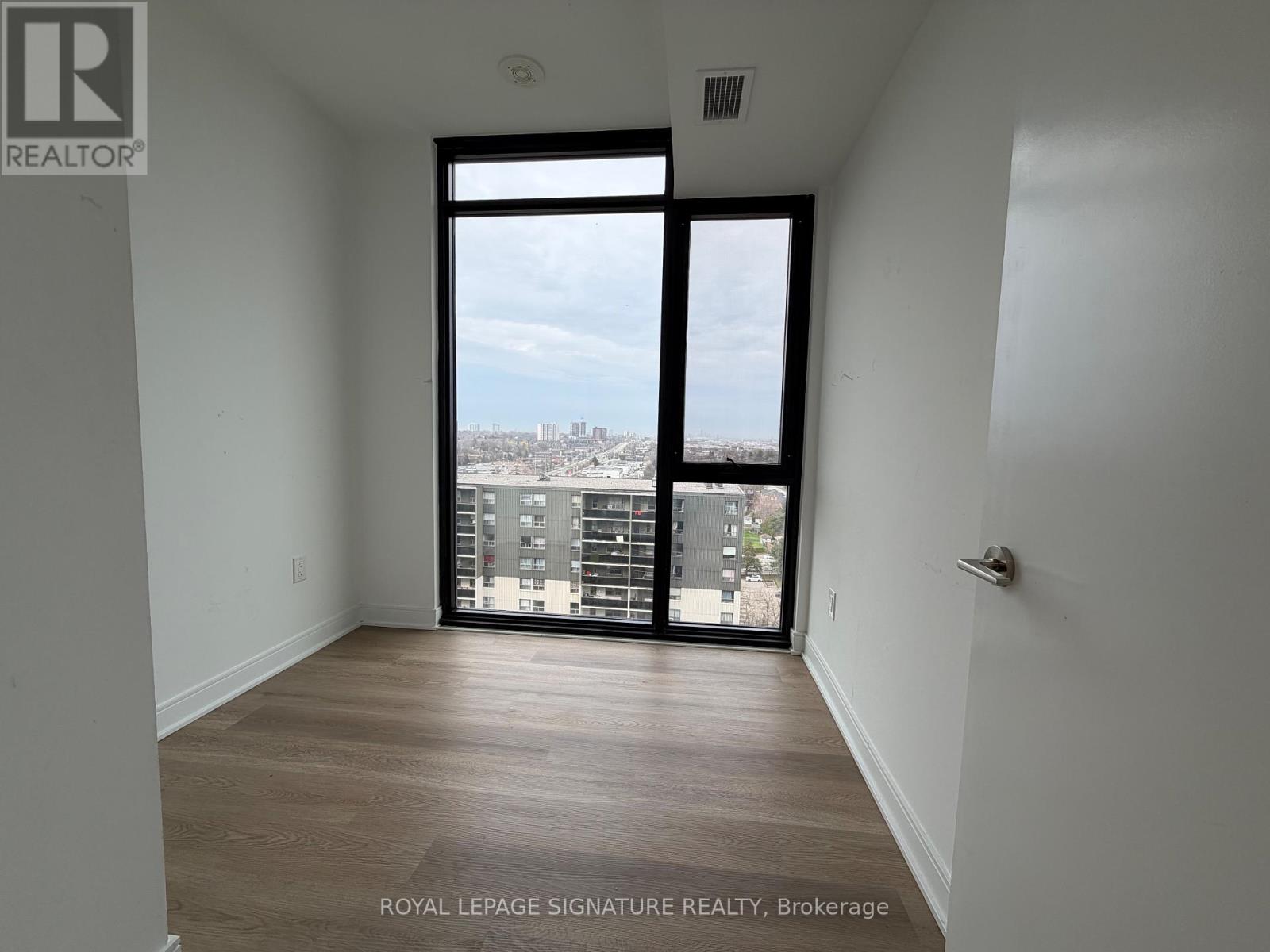 1314 - 86 Dundas Street E, Mississauga, Ontario  L5A 0B1 - Photo 3 - W13013548